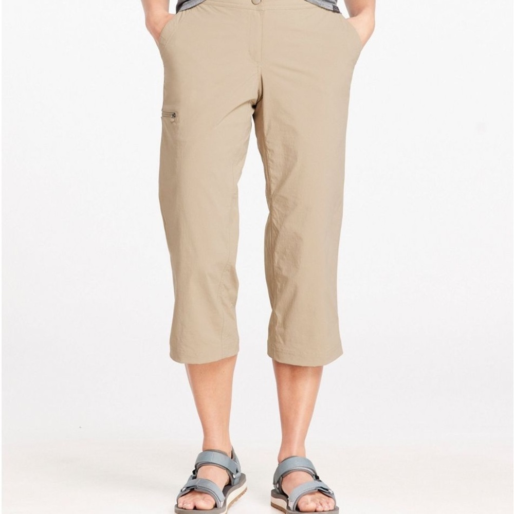 L.L. Bean ~Size 14 ~ Water-Repellent Comfort Trail, 
Mid-Rise Straight-Leg Crop